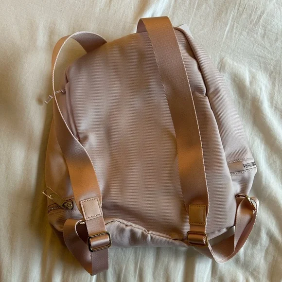 Lululemon city adventurer backpack mini - misty pink new with tags NWT - Picture 6 of 6